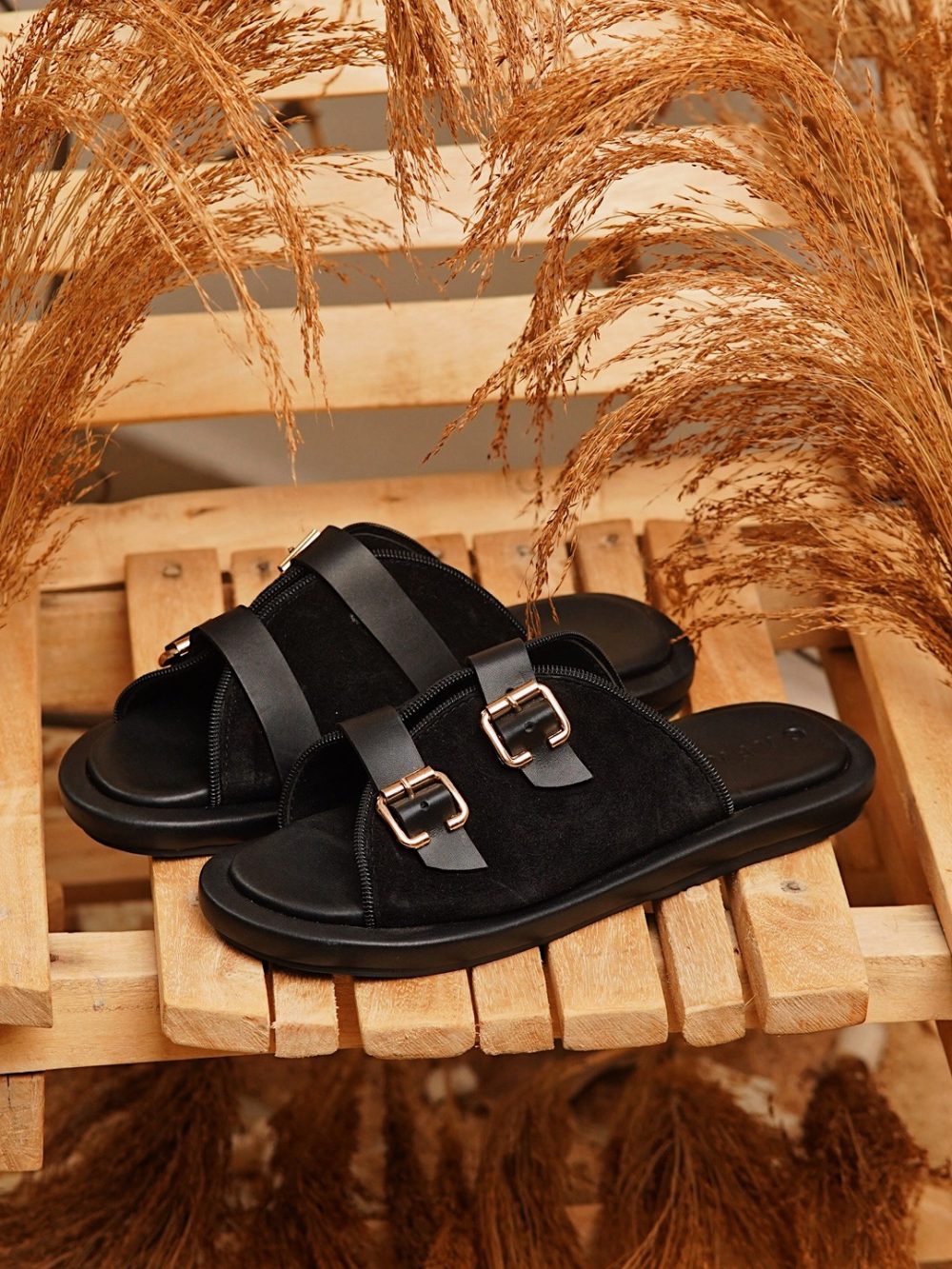 Ije buckled platform